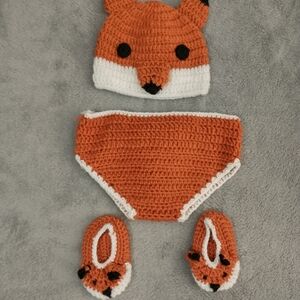EUC Crochet Fox Hat / Bottoms / Booties Baby Set - 0-9months